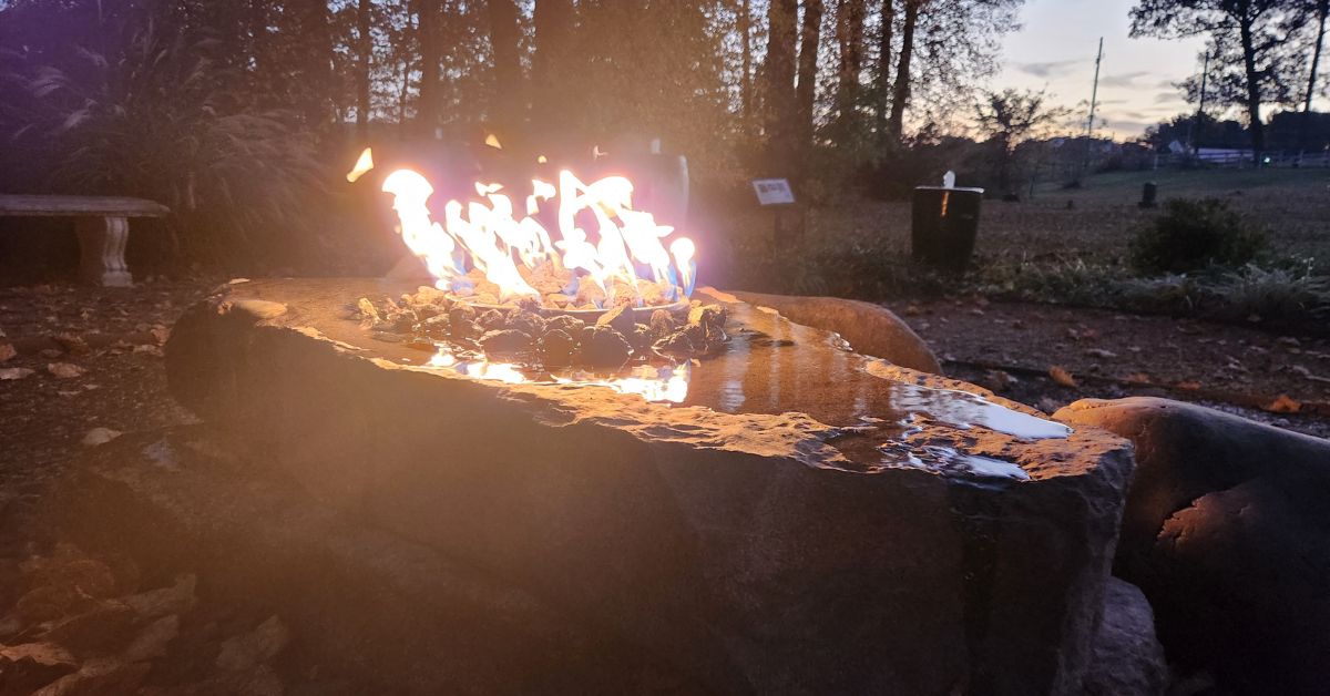 6 Ways To Incorporate a Fire Pit Into Your Outdoor Space