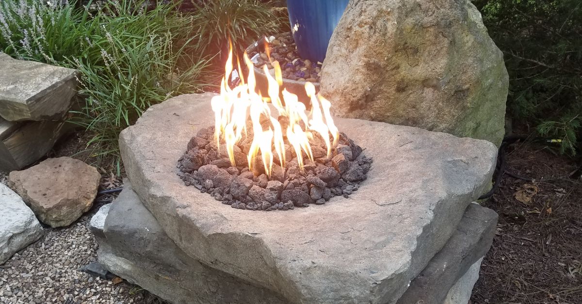 The Benefits of Adding a Fire Pit to Your Yard
