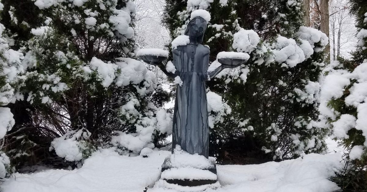 A Step-by-Step Guide to Winterizing Your Outdoor Fountain
